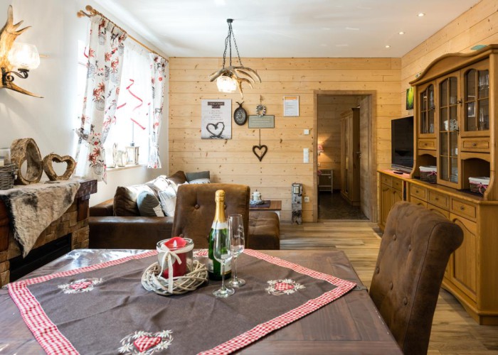 5-Sterne Ferienwohnung Edelweiß „Ihr uriges Alpenglück mit 5-Sterne-Komfort“