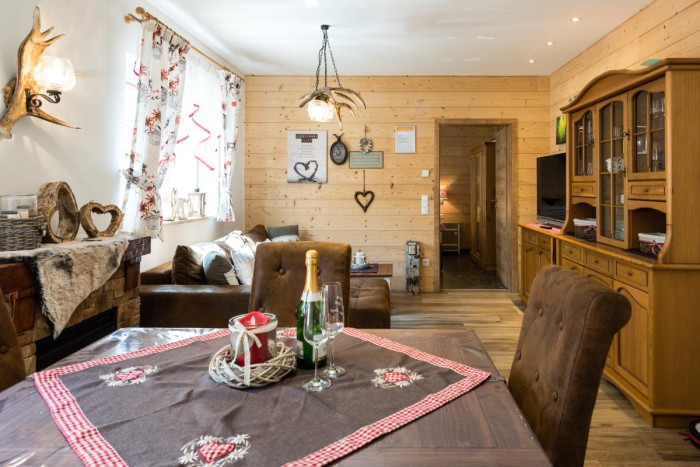 5-Sterne Ferienwohnung Edelweiß „Ihr uriges Alpenglück mit 5-Sterne-Komfort“