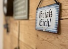 „Griaß Eich“ – Bayerische Herzlichkeit im Detail
