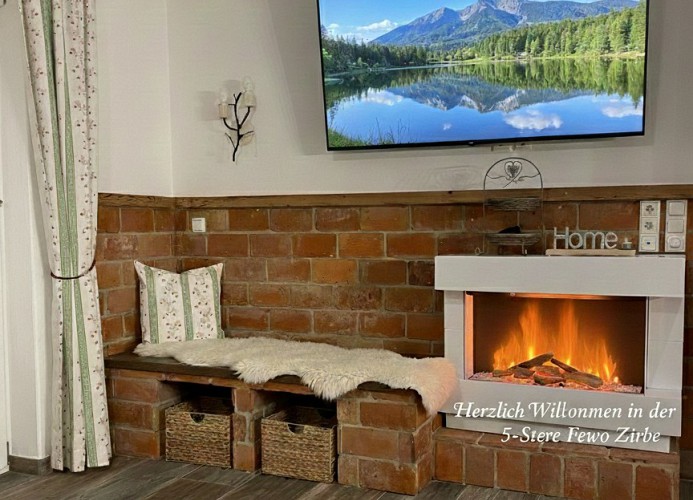 „Kaminfeuer & Kinofeuerwerk: Entspannung pur im Wohnbereich“